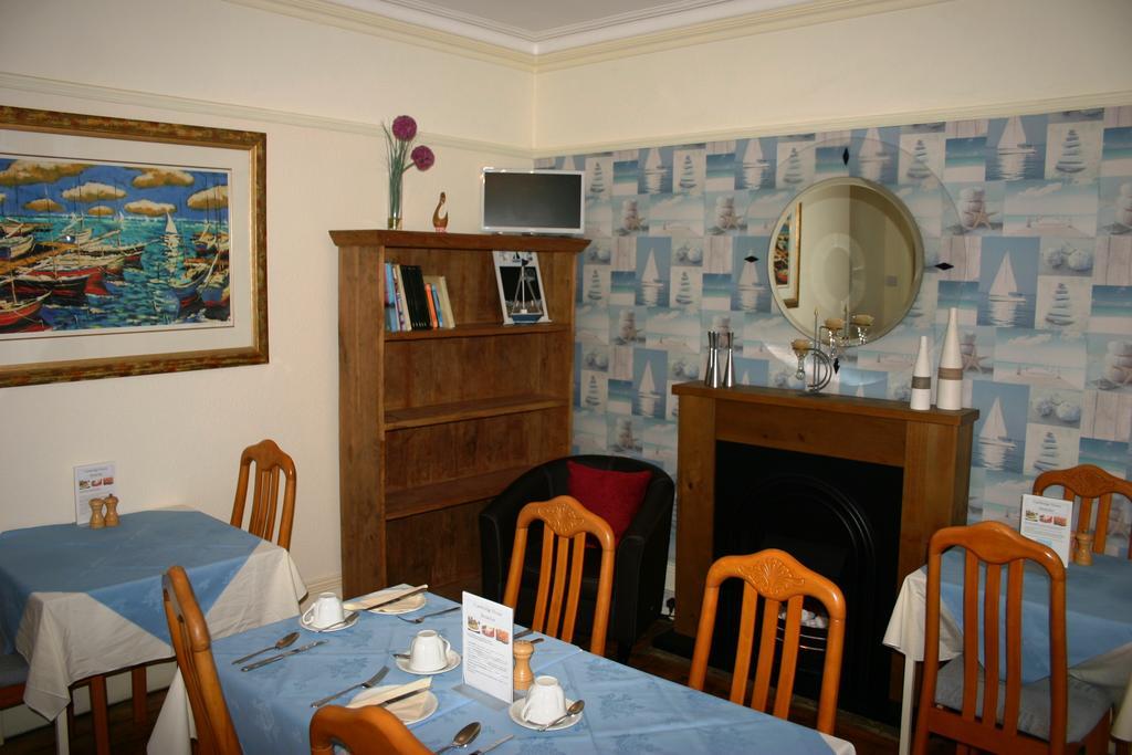 Cambridge House Guest House Eastbourne Exterior photo